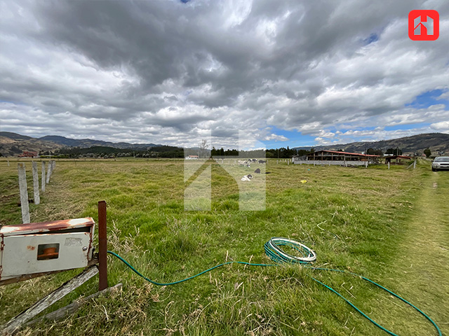 Vendo terreno plano en Cuenca sector entrada Tarqui (ST4131)
