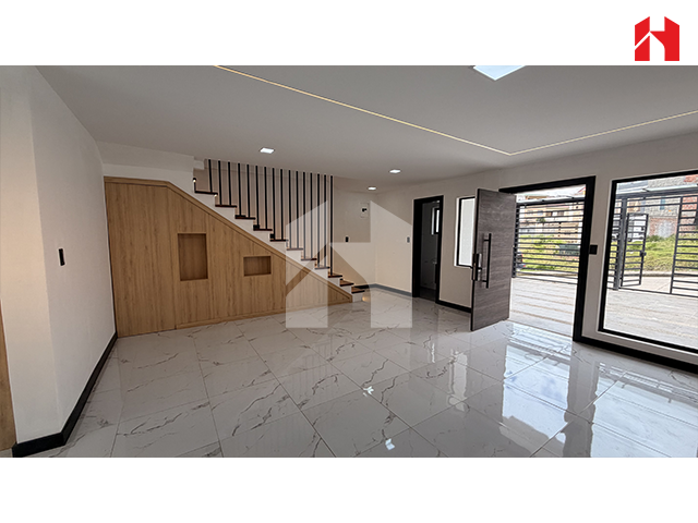 Vendo casa en Cuenca sector Mall de Racar (CV3983)