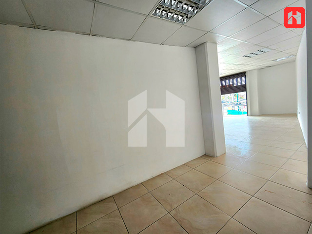 Rento local en Cuenca – Sector Cristo Rey (AR4149)