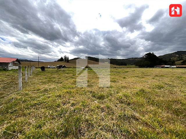 Vendo terreno plano en Cuenca sector entrada Tarqui (ST4131)