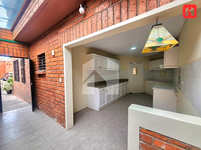 Rento departamento en Cuenca – Sector Av. Paucarbamba (AR4152)