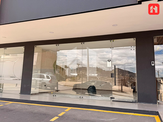 Rento local comercial en Cuenca – Sector Narancay (AR4154)