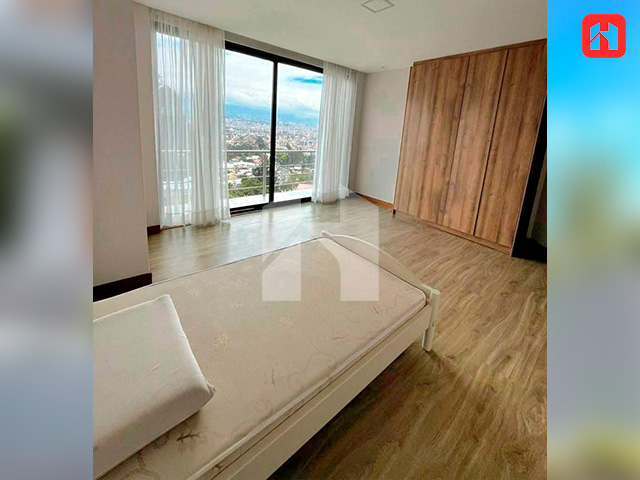 Arriendo Casa de lujo en Cuenca – Sector UDA (AR4137)