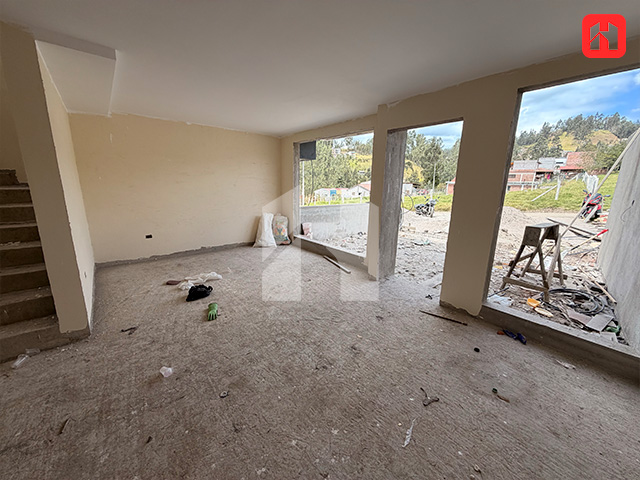 Vendo casa en Cuenca – Sector Baños. Aplica al Crédito Miti Miti (CV4141)