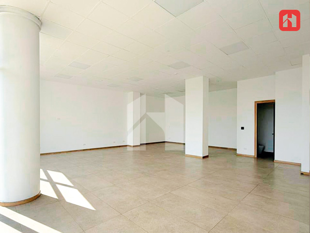 Arriendo local comercial en Cuenca – Av. Remigio Tamaríz (AR4184D)