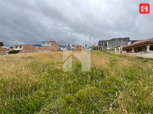 Vendo terreno plano ideal para condominio en Cuenca-sector Racar (ST4157)