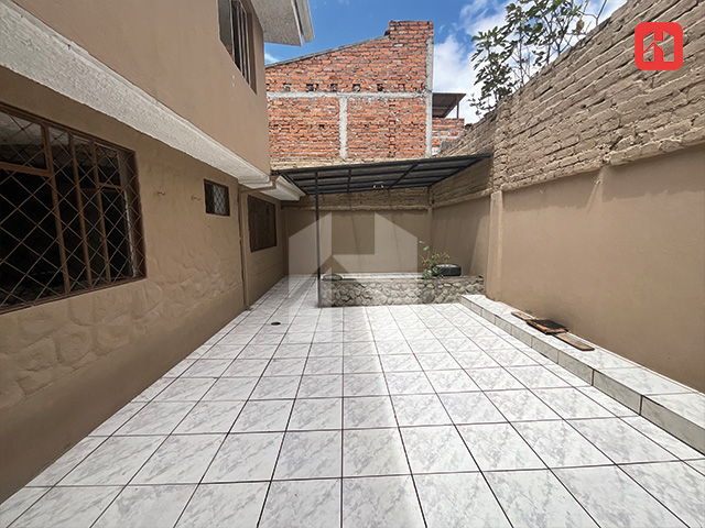 Arriendo hermosa Casa en Cuenca – Sector Av. Pumapungo (AR3853)
