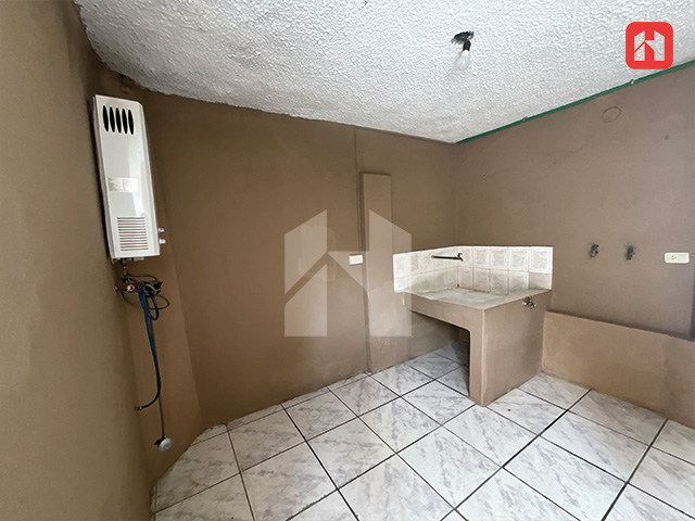 Arriendo hermosa Casa en Cuenca – Sector Av. Pumapungo (AR3853)