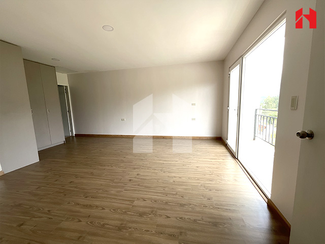 Vendo casa en Cuenca – Sector Los Cerezos- Crédito Miti Miti (CV3877)