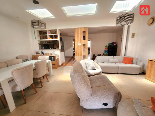 Vendo casa en Cuenca – sector Av. Gonzáles Suárez/Gran Aki (CV4182D)