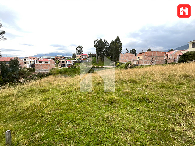 Vendo terreno plano ideal para condominio en Cuenca-sector Racar (ST4157)