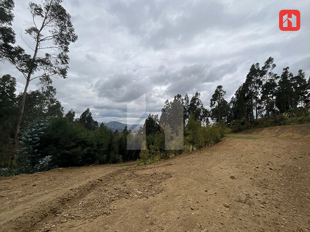 Vendo terreno en #Cuenca – Sector La Dolorosa de Ricaurte (ST4161)