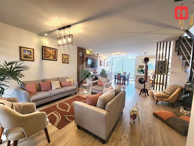 Vendo casa en Cuenca – sector Av.1ero de Mayo en urbanización privada (CV4183D)