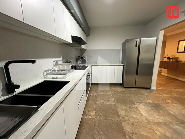 Arriendo en Cuenca Departamento amoblado– Sector Av. 12 de Octubre (AR4160)