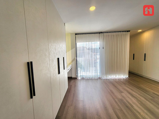 Arriendo departamento de lujo – sector El Batán (AR4174D)