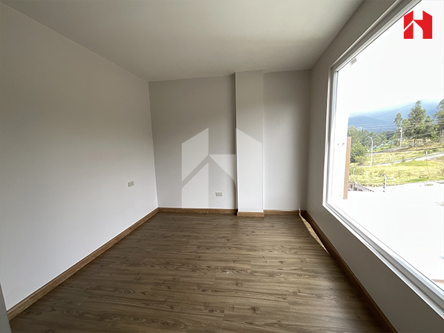 Vendo casa en Cuenca – Sector Los Cerezos- Crédito Miti Miti (CV3877)
